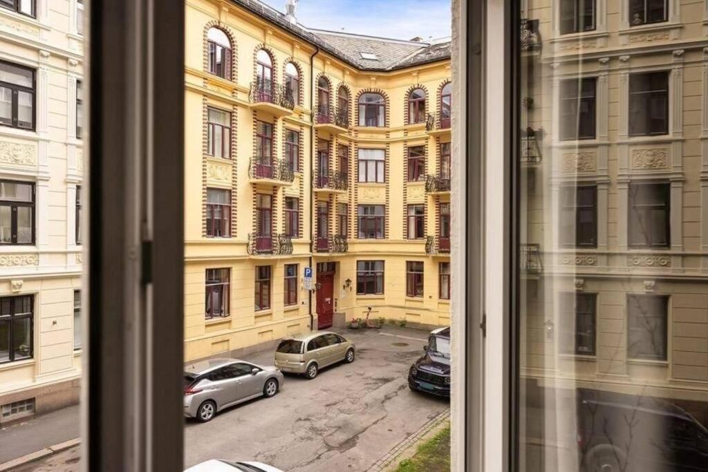 Praktisk 1-Roms Leilighet Oslo Esterno foto